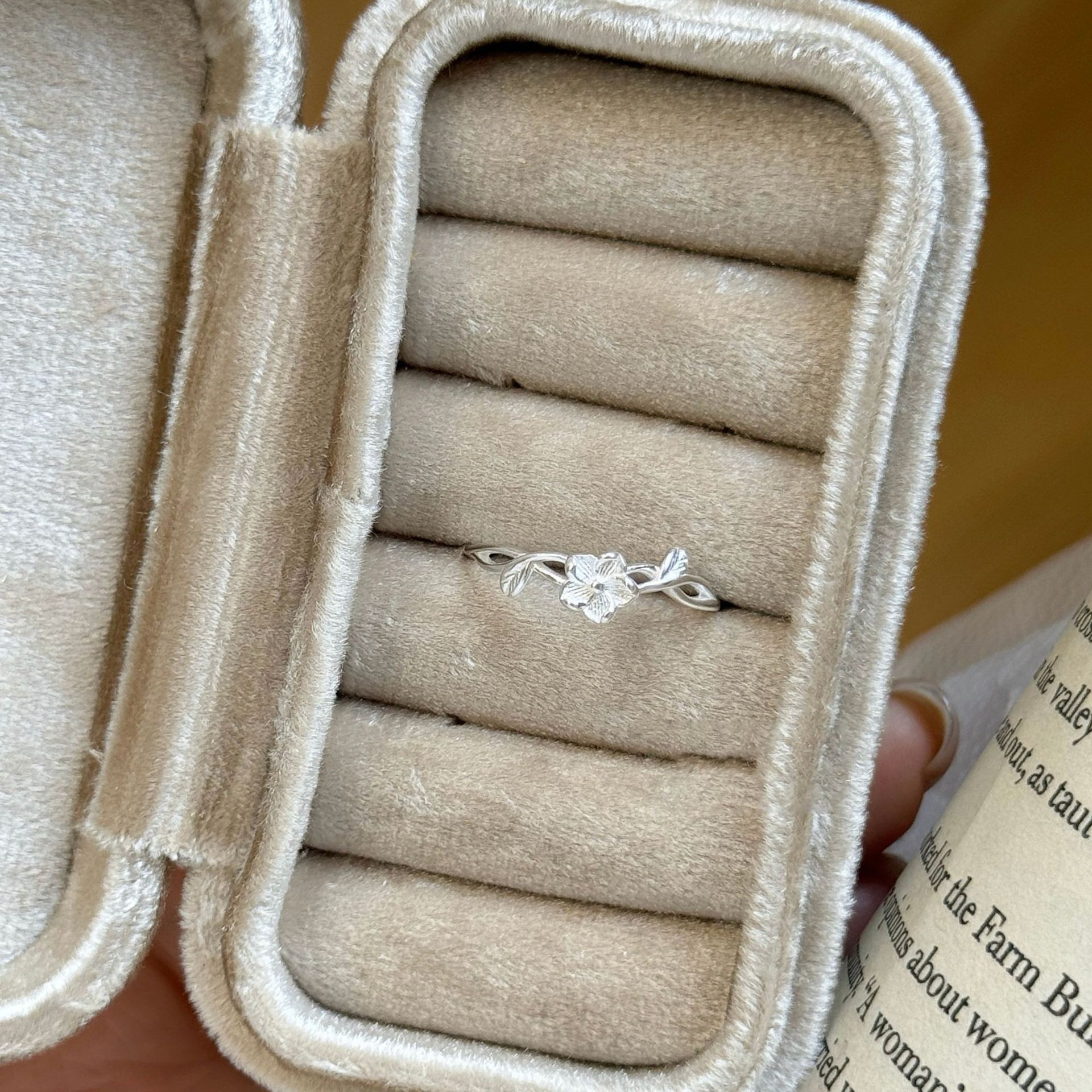 S925 sterling silver fresh and elegant lace ring for women light luxury style High quality gold designer diamond rings designer for women ring men lov - view 7