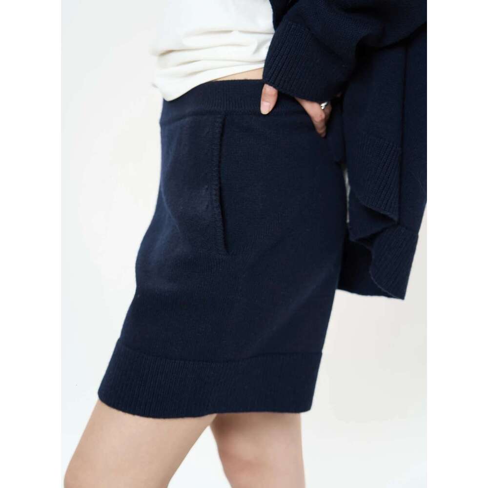 Spring And Autumn Women's Casual Solid Color High Waist Loose Shorts