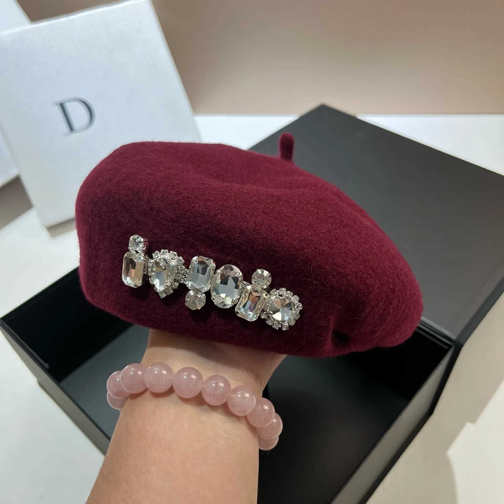 Designer Rhinestones Womens Wool Beret Hat Winter Warm Beanie Versatile Girls Berets Outdoor Lady French Artist Painter Hat J251125