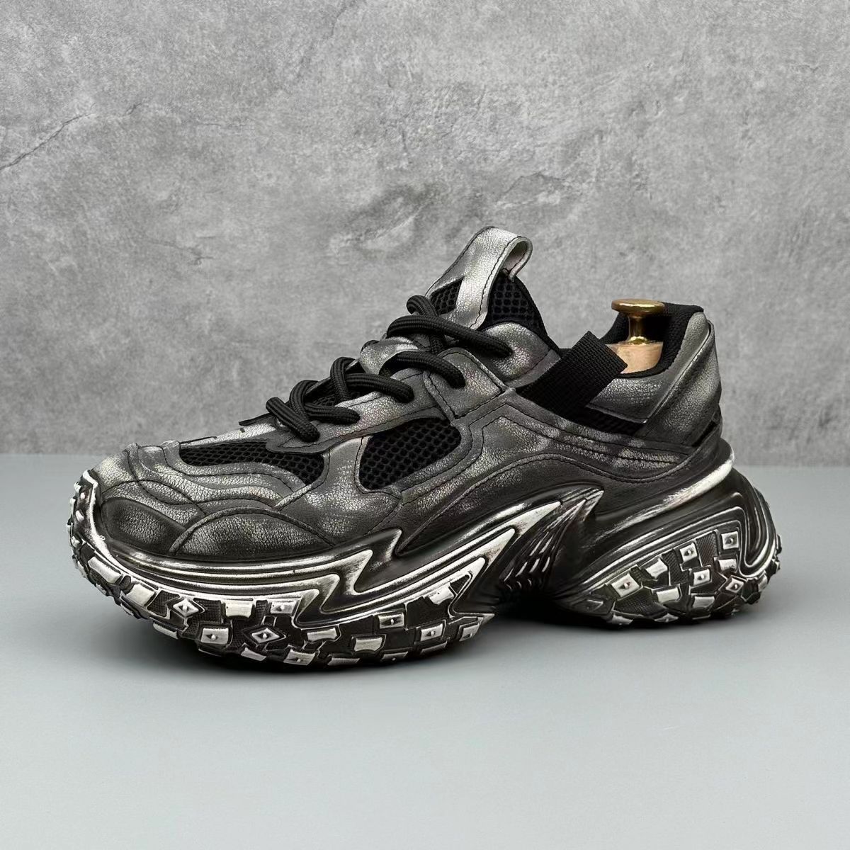 New men's shoes trend tire soles dirty shoes thick soles dad shoes casual all wear trend sports shoes 2025