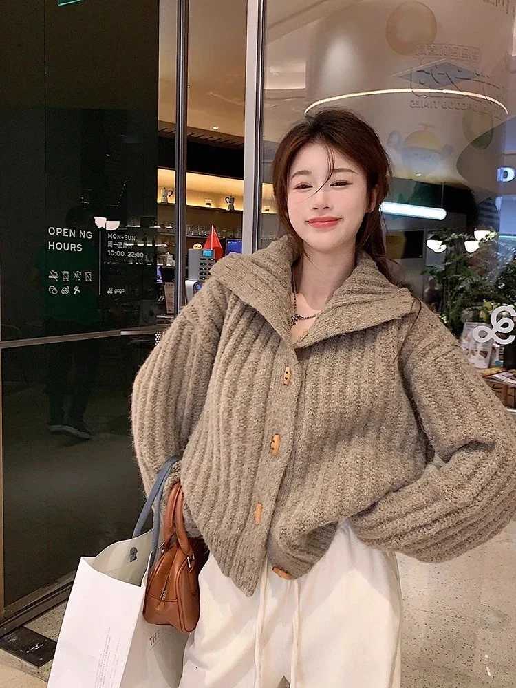 Elegant Loose Turtleneck Womens Sweater 2025 Korean Style Vintage Cardigan Knitted Jackets Winter Casual Thickened Knitwear TopT251125