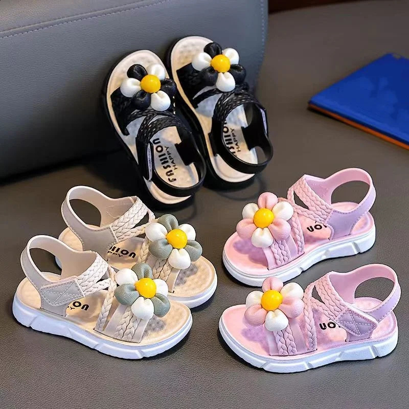 Girls open toe breathable sandals charming and comfortable casual soft soled durable beach water shoes suitable for childrens outdoor activities 25042