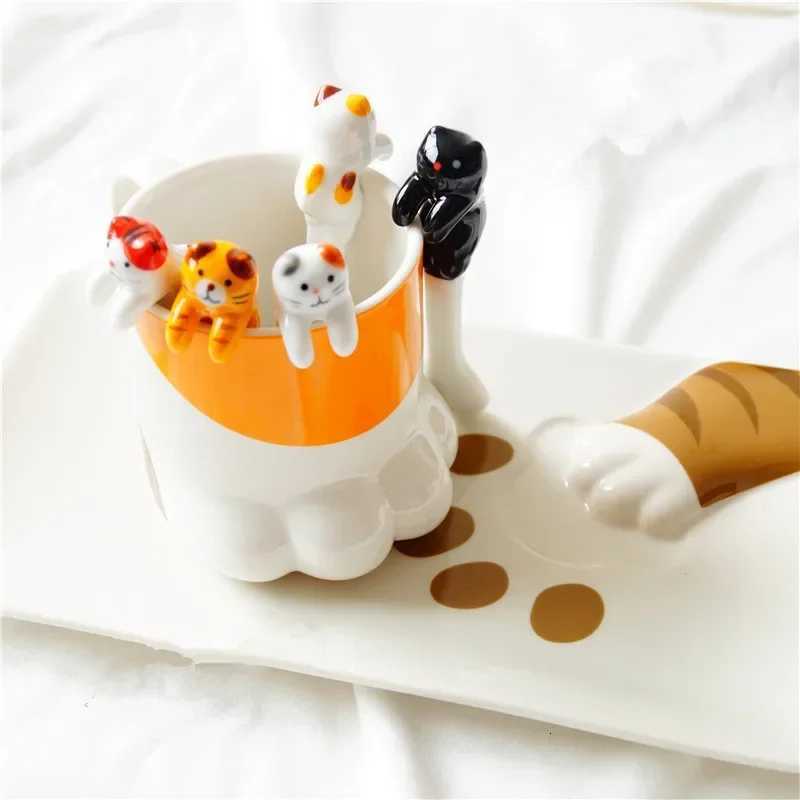 5Pcs/set Ceramic Cartoon Cute Cat Animal Spoon Hanging Coffee Dessert Spoon Unique Ice Cream Flatware Kitchen Tool Novelty Gift Y251125