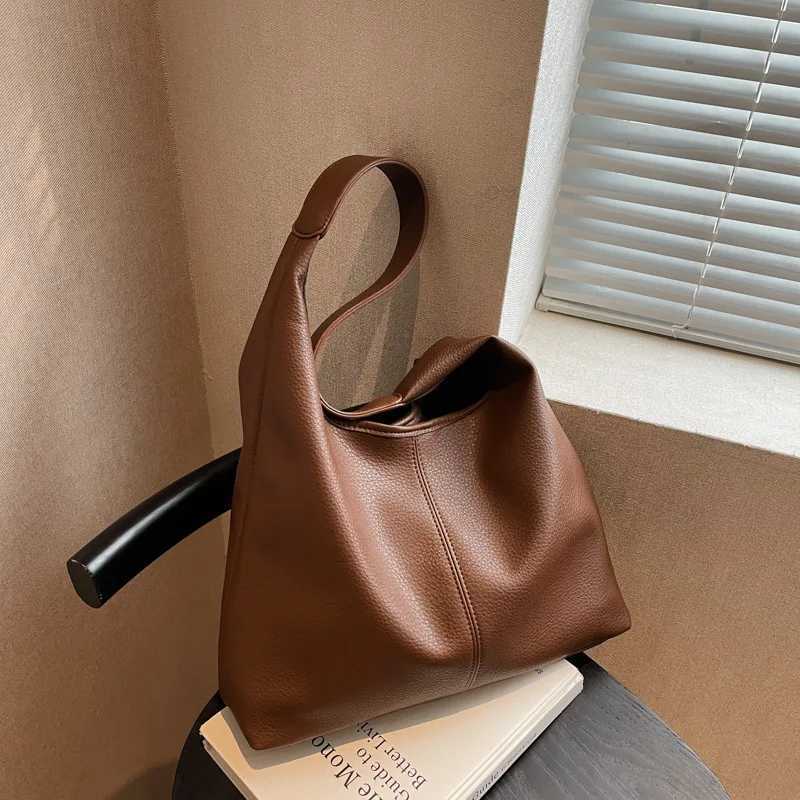 Fashion Texture Womens Composite Bag Spring/Summer New Collection Solid Color Simple Large Capacity Womens Single Shoulder Bottom Bag W250425