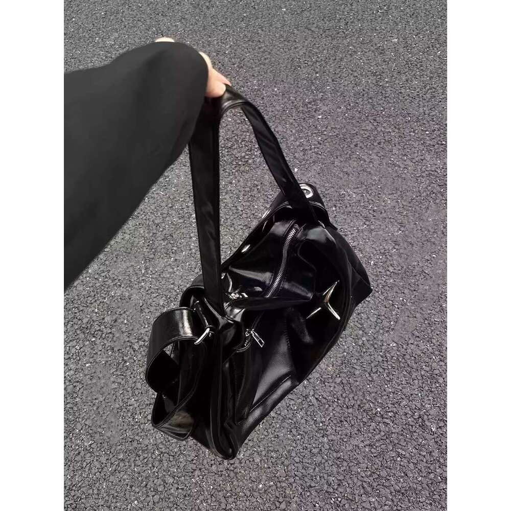 Designer Bag Lazy Large Capacity Sweet Cool Motorcycle Premium Texture Crossbody For Class Handheld Single Shoulder Bag