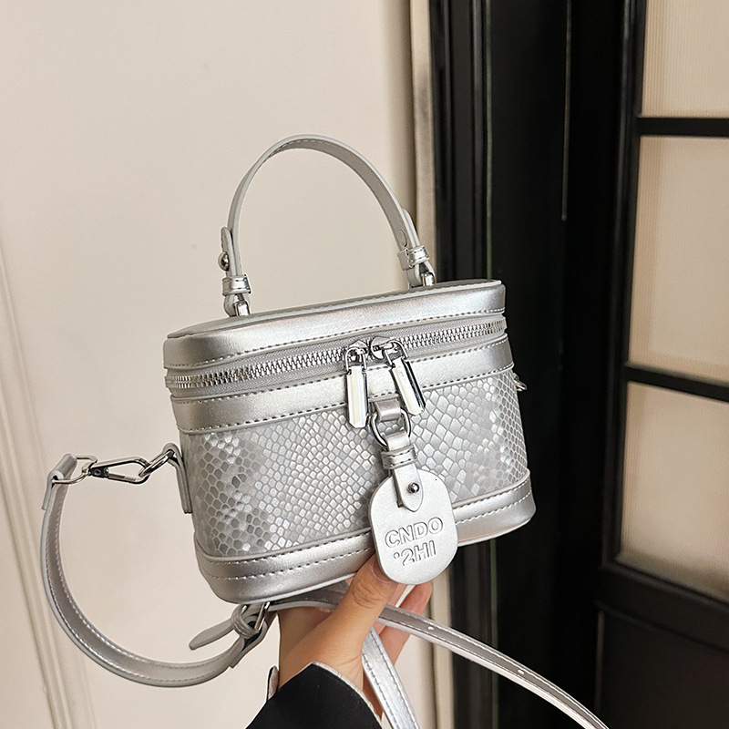 New Free Delivery Designer Shoes By 2025 High End Box Handbag With Women's Western Style Trendy Glitter Splicing Single Shoulder Versatile Crossb