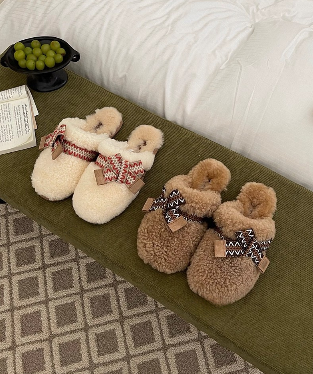 Women's Autumn/Winter New Arrival Fashionable Cute Warm Fluffy Slippers in White and Brown for Home and Outdoor Wear Free Shipping
