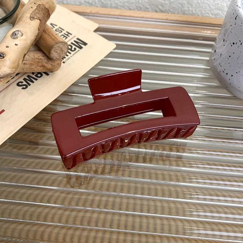 UXSL Christmas and New Year Wine Red Geometric Hair Claw Shark Clip Suitable for Women Elegant Edition Hair Fashion AccessoriesT250425