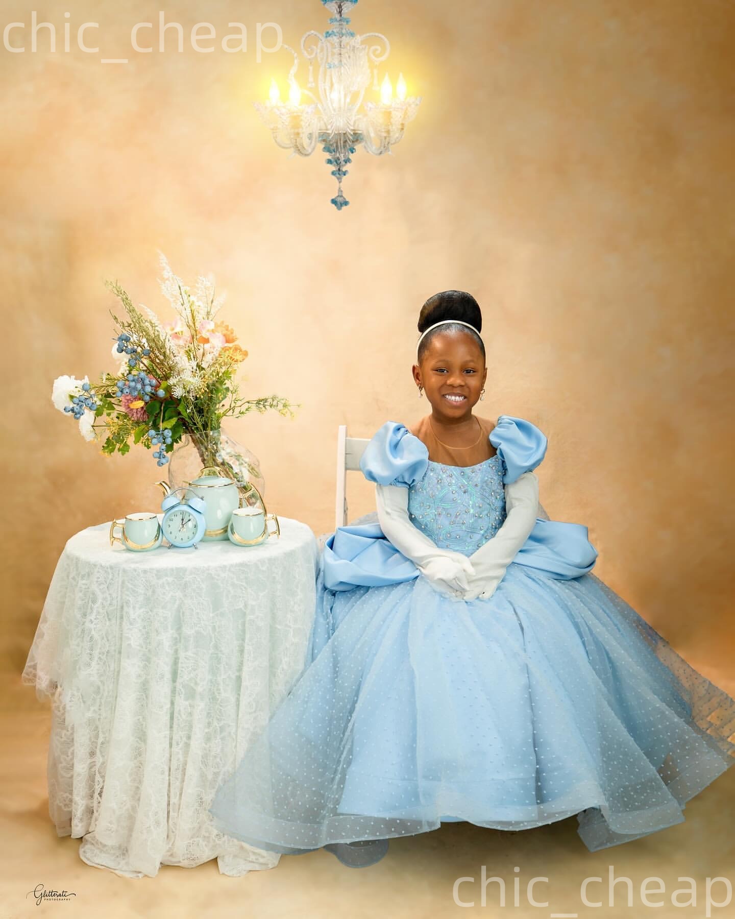 2026 Light Sky Blue Ball Gown Flower Girl Dresses Crystals Sheer Neck Short Sleeves Little Girl Christmas Peageant Birthday Christening Tutu Dress Gow