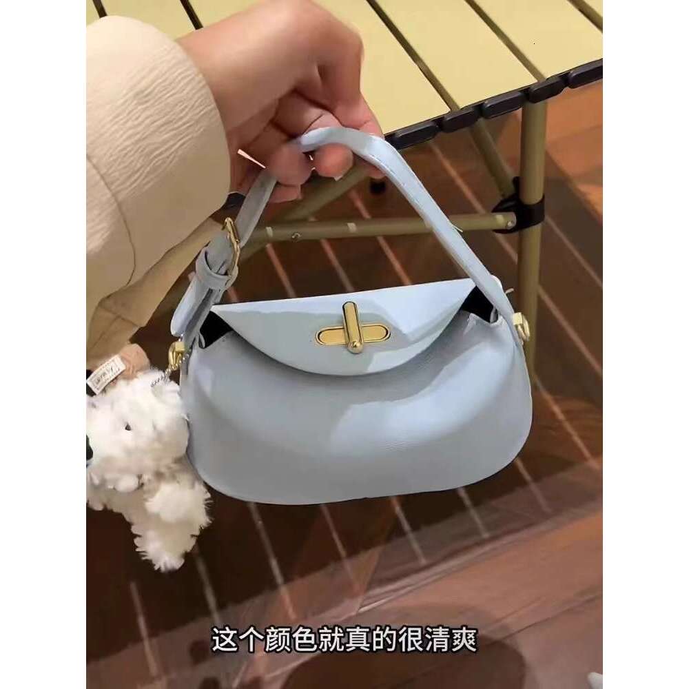Designer Bag Small And Cute Western Style Hand Held Yuanbao Summer New Lock Dopamine Small Fresh Crossbody