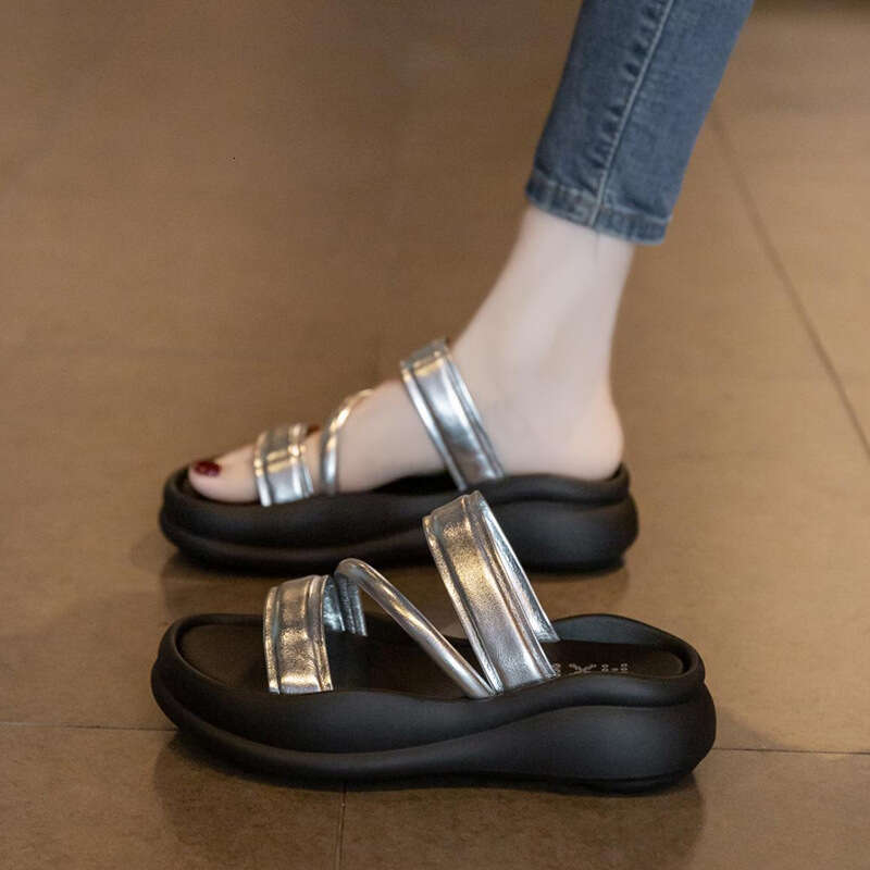 Exquisite thick soled height increasing women's summer outdoor wear 2024 new style dress for casual beach sandals