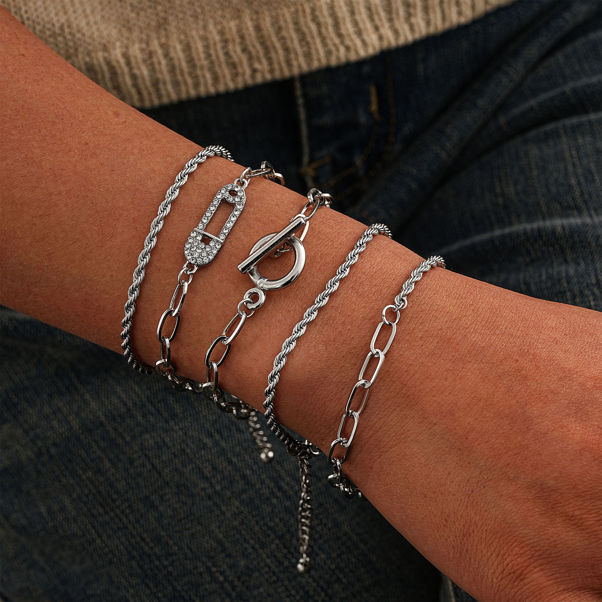 Fashionable and personalized diamond-studded twist chain 5-piece set bracelet hand designer bracelet women luxury jewelry designer bracelet men love b
