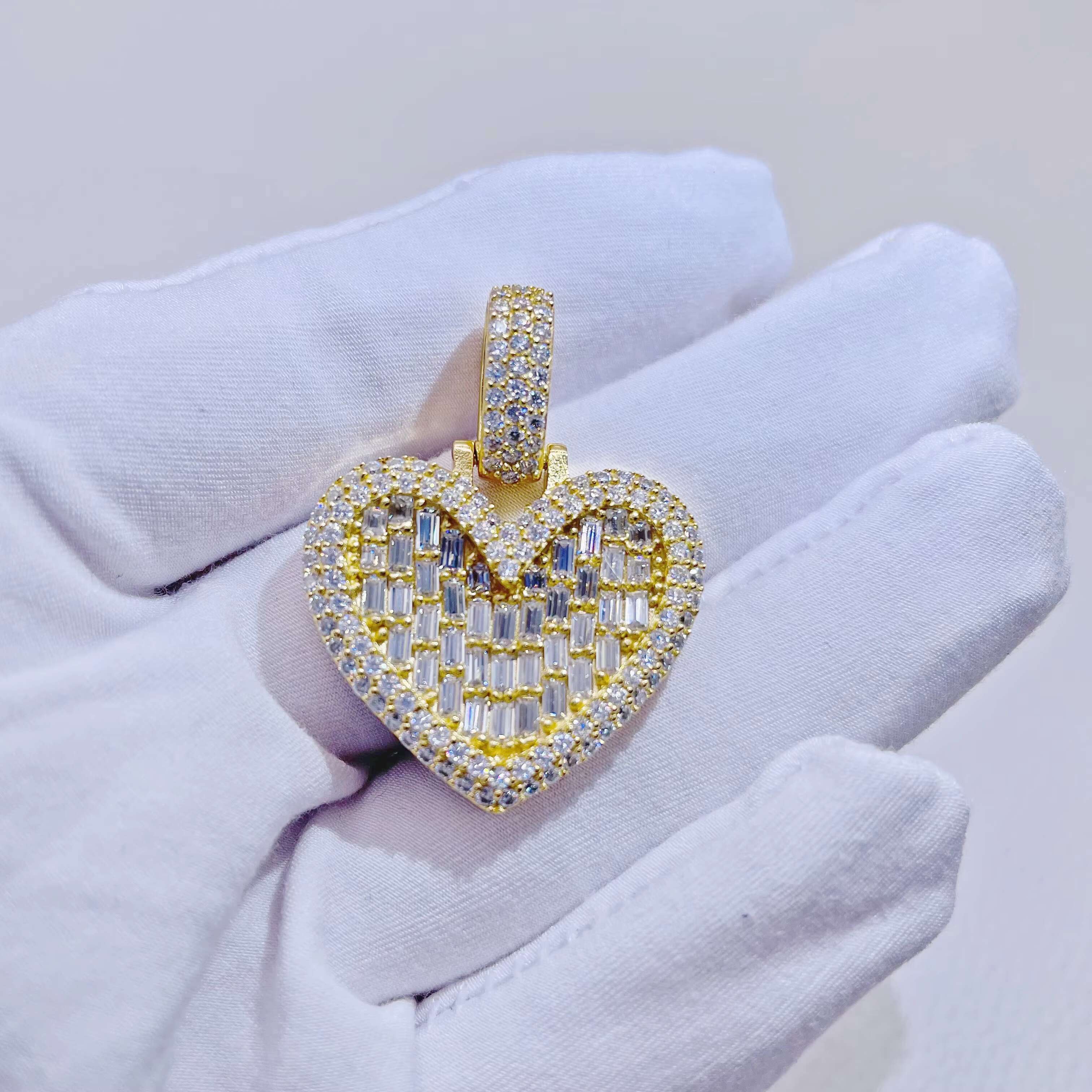 Fashion Jewelry VVS Moissanite 925 Sterling Silver Hip Hop Iced Out Heart Moissanite Pendant for Women
