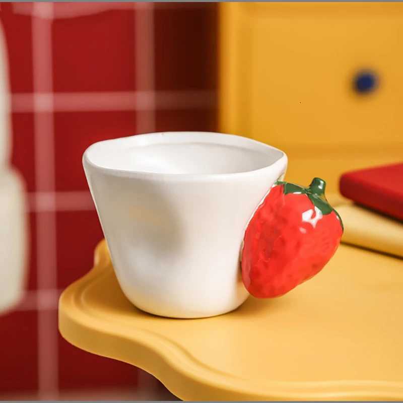 European Ceramic Coffee Mug Strawberry Lemonade Cup Exquisite Afternoon Camellia Flower Tea Cup Home Breakfast Mug Girl Gifts Y251125