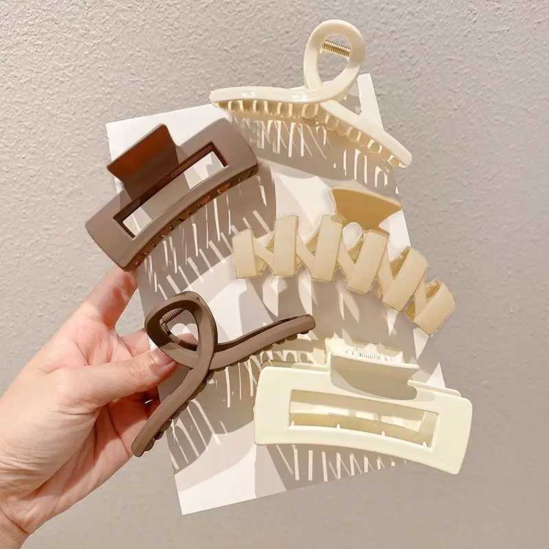 Plastic hair clip set large hair clip accessories simple hair clips womens thin hair styling toolsT250425