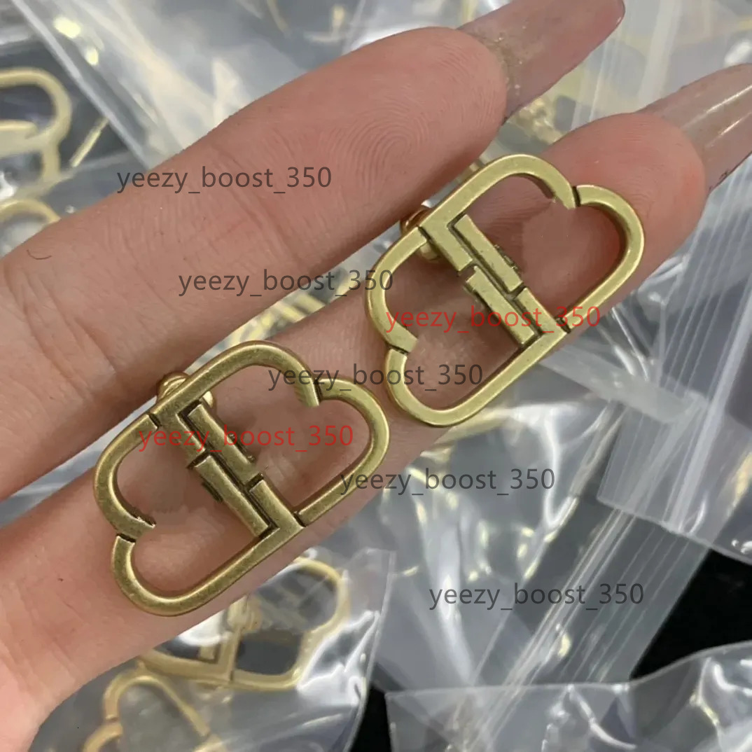 Luxury Pearl Earrings Designer Letters Gold Earring Stud Elegant Women Jewelry Silver Earings Gift Couple Diamond Hoop Balenciagaly Earing Charm Studs Hoops