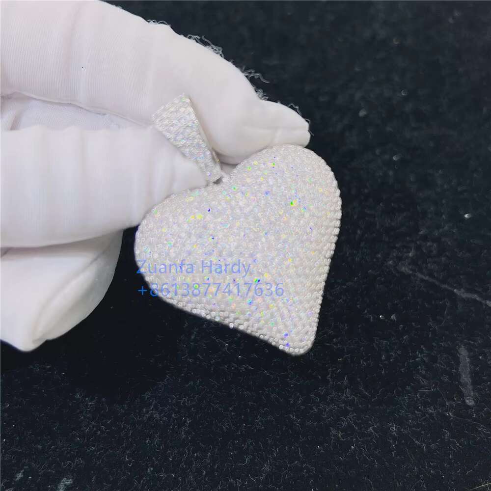 Custom Luxury Women Jewelry S925 Sterling Silver Iced Out Diamond Heart Charm VVS Moissanite Pendant