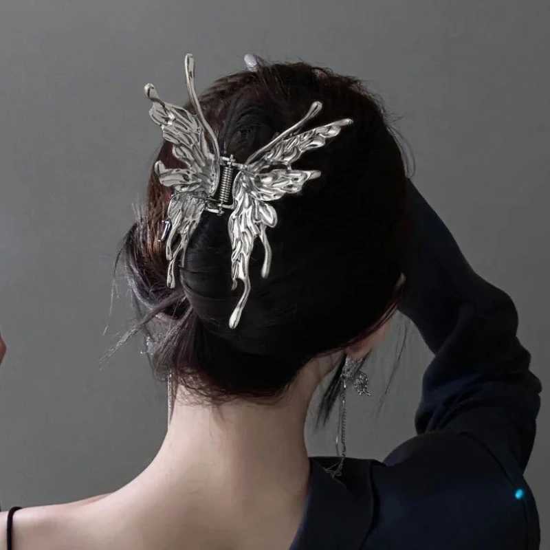 Butterfly hair clip womens temperature 2023 new simple headband metal pleated hair claws personalized hair accessoriesT250425
