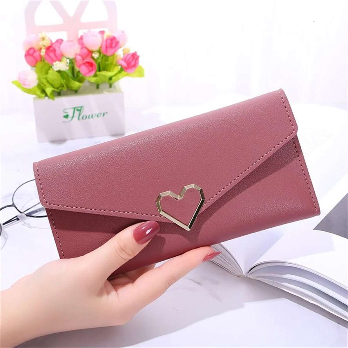 2024 New Plain Heart-Shaped Ladies Multi-Card Buckle Mobile Phone Women's Long Wallet