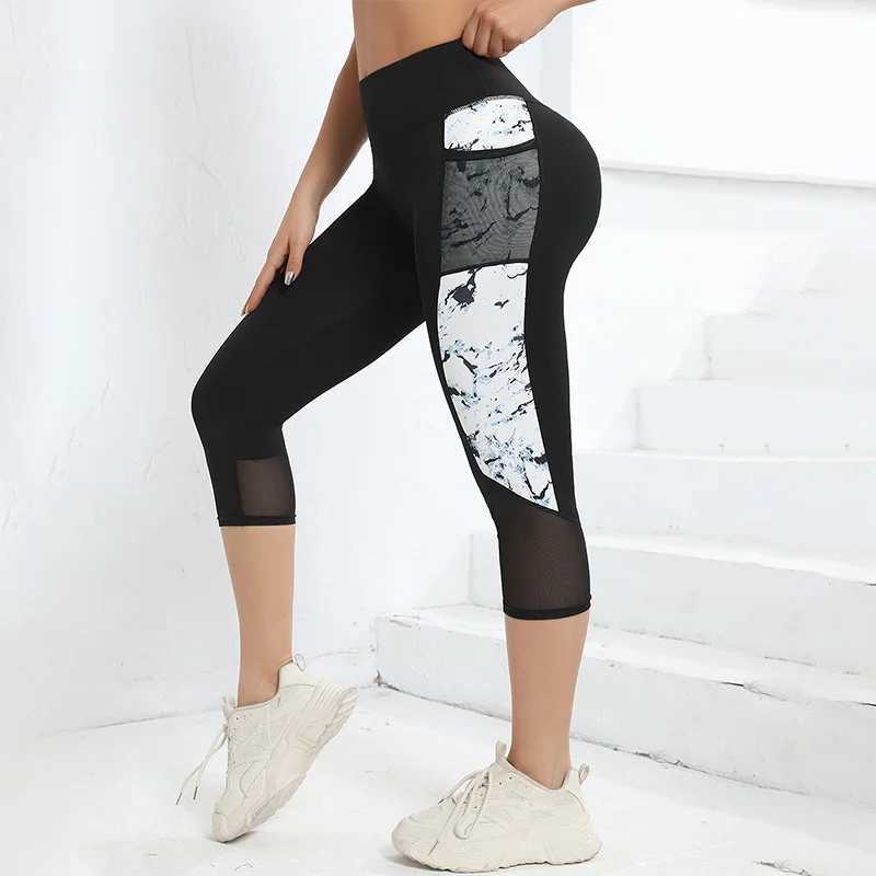 Printed buttocks lifting sport capri legs with pockets high waisted yoga leggings womens sportswearC250425