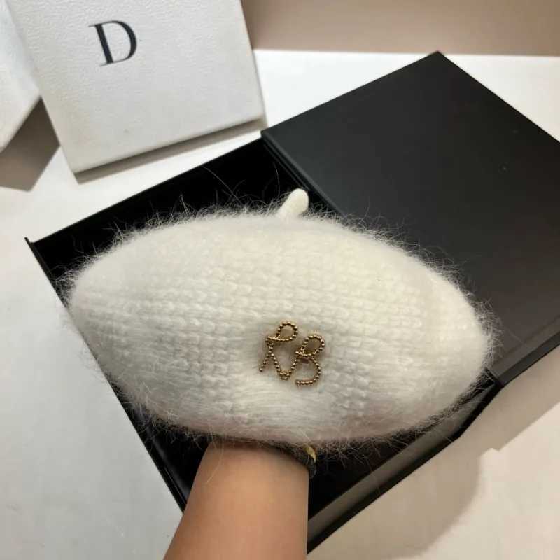 New High Quality Fluffy Angora Fur Beret for Women Winter Hat Glod Letter Artist French Painter Hat Female Warm Walking Cap 2024 J251125