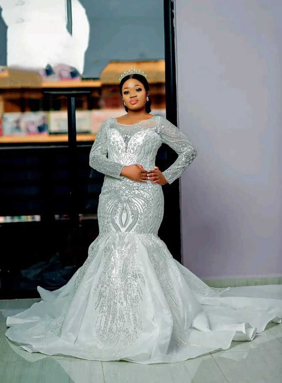 Plus Size Mermaid Wedding Dresses Sheer Neck Long Sleeve Sequins Bride Gowns Customized Beads Bridal Dress Vestido De Noiva