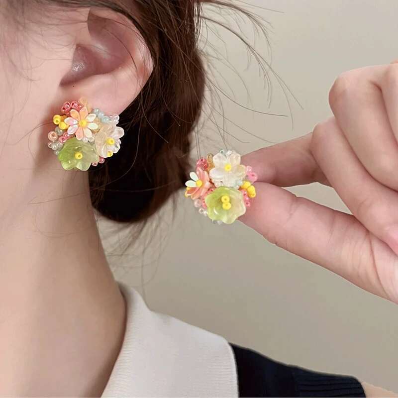 New Exquisite Colorful Round Stud For Women Romantic Beads Flower Earrings Sweet Fashion Ear Jewelry Accessories