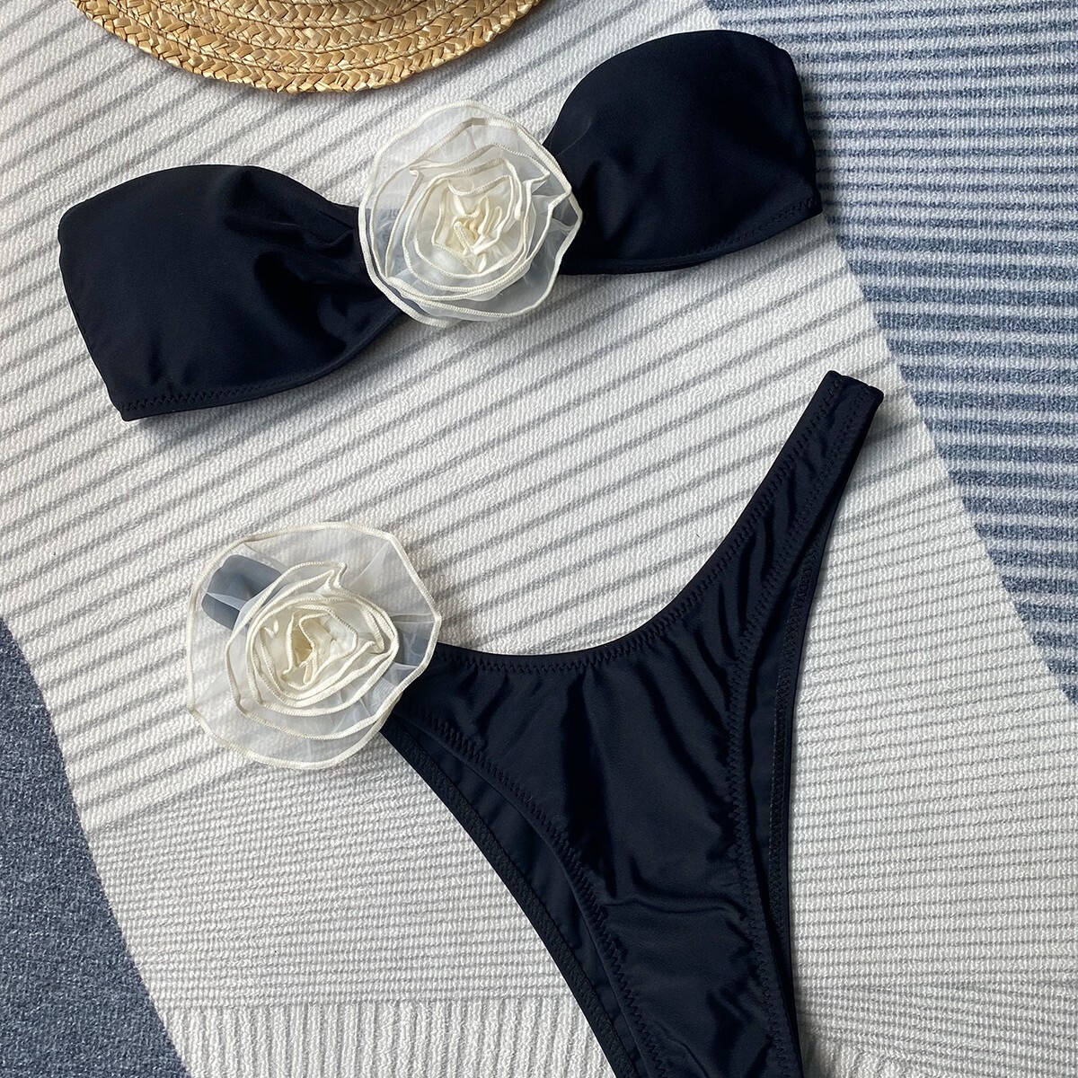 2025 Designer's New Swimsuit Women's High Sex Bikini Bra 3D Lace Flower Split Women's Swimming Pants Luxury Navy Style Striped Beach We
