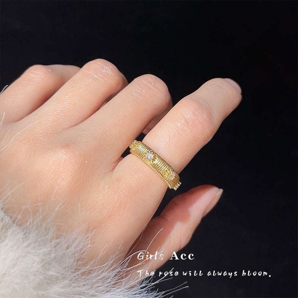 Light Luxury High-End Zircon Index Finger Niche Retro Palace Style Fashionable Temperament Vintage Ring for Women