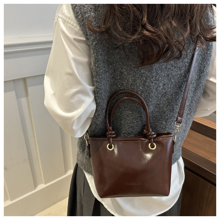 2025 New Crossbody Autumn And Winter Fashion Simple Women's High-end Sense Shoulder Bag Handbag Women