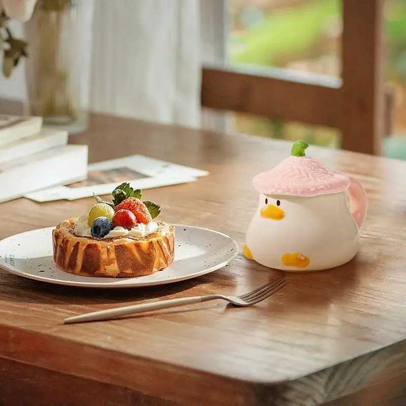 Cute Duck Mug Ceramic Duck Mug With Hat Lid 400ml Cartoon Ceramic Drinkware Tableware With Handle For Kids And Adult Christmas Y251125