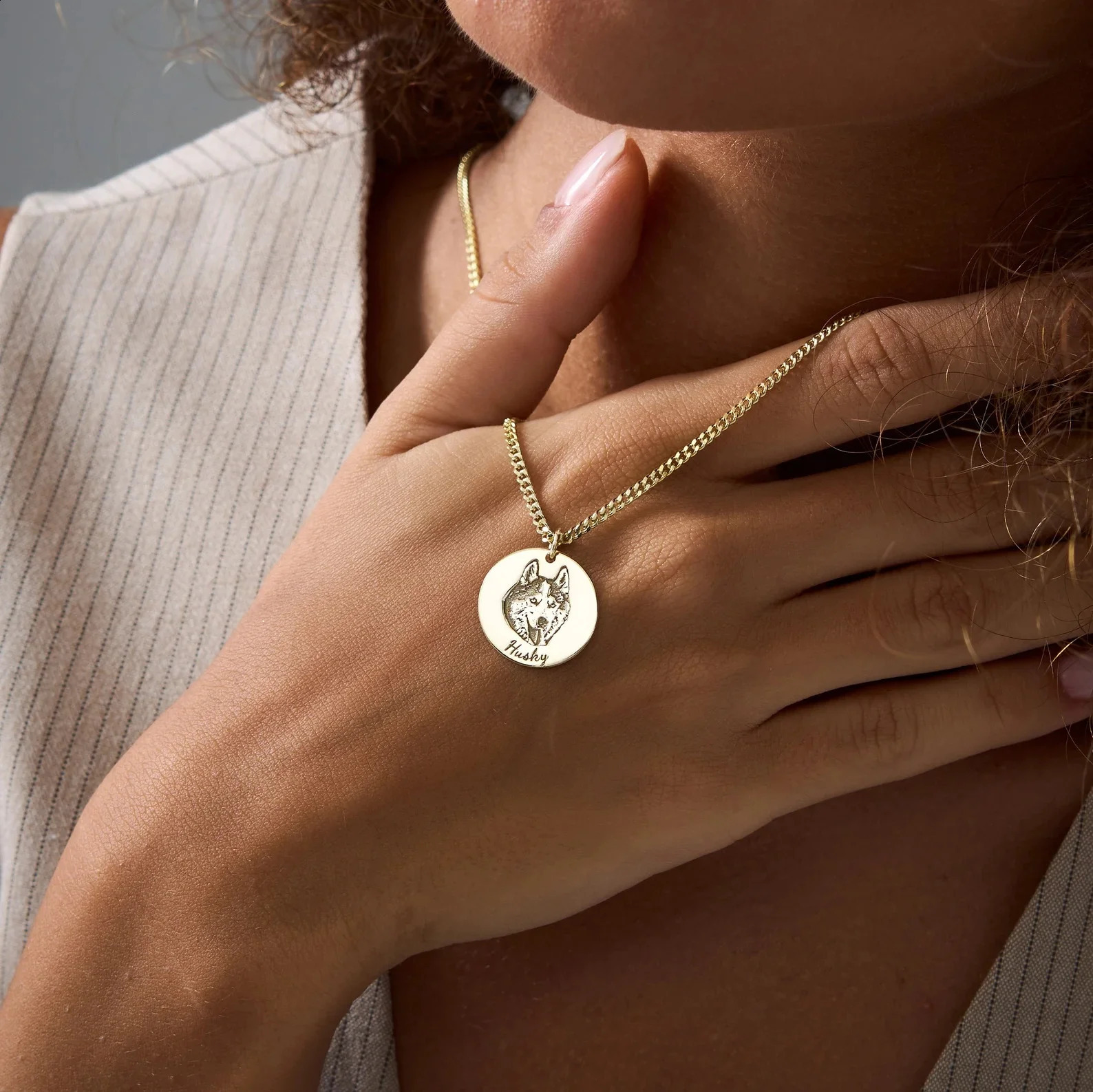 Amaxer Custom Po Necklace for Engraved Family Po Gold Color Portrait Necklace Personalized Birthday Gift for Mom Family 250425