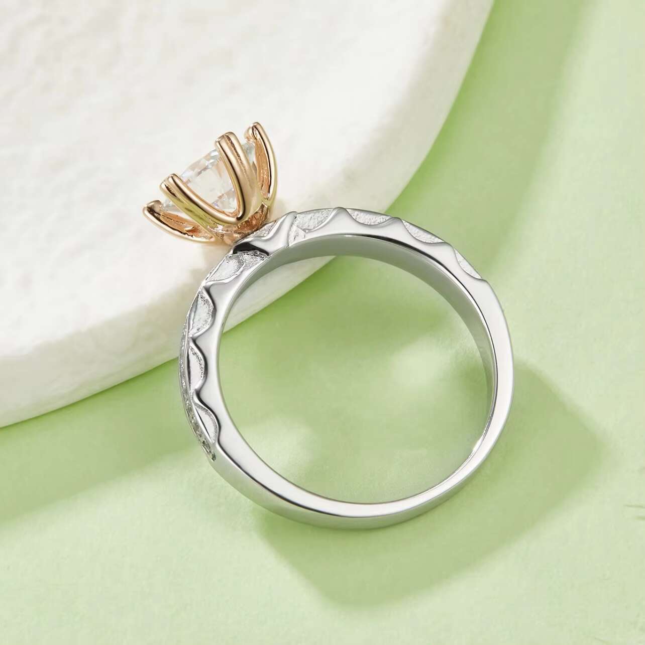 Hot Selling Fashion 925 Silver 1.0ct Moissanite Ring With Two Color Round Shape Simple Silver Plated Rings for Weddings