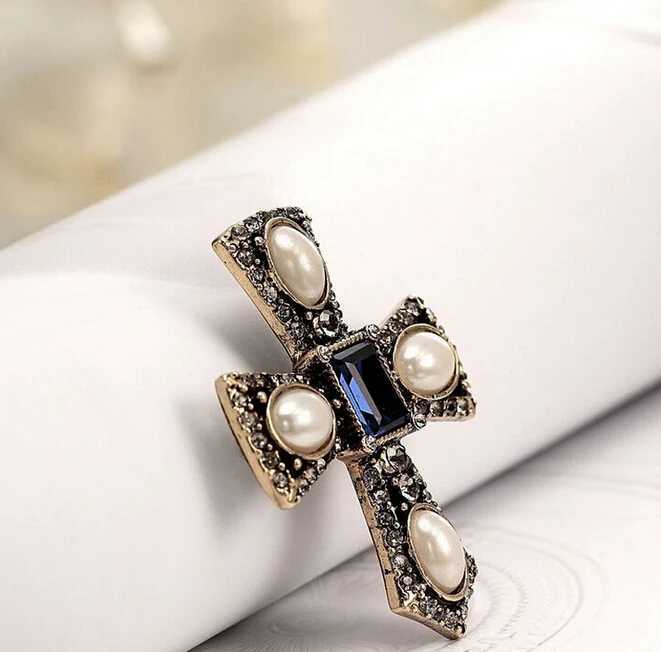Women Fashion pearl crystal Cross pins Brooch for Collar Shawl Scarf Buckle pin party Brooches gift jewelry 15001 J251125