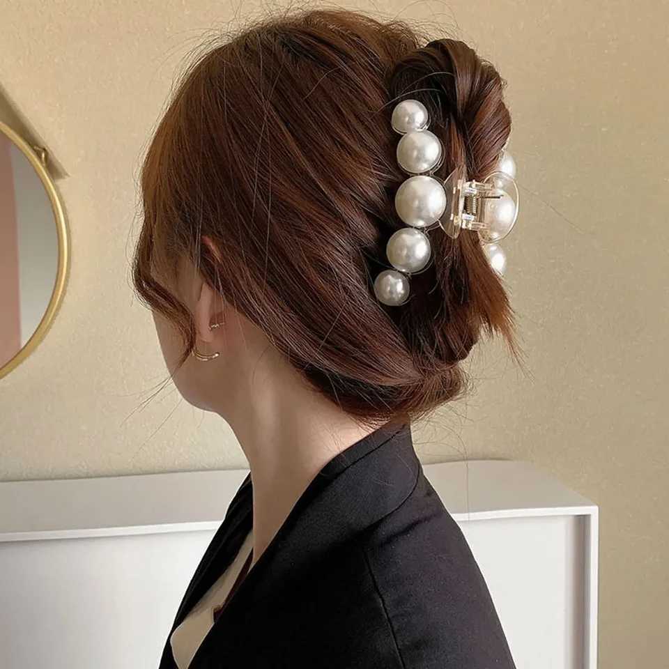 Elegant large pearl hair clip womens back spoon curly shark clip 1 pieceT250425