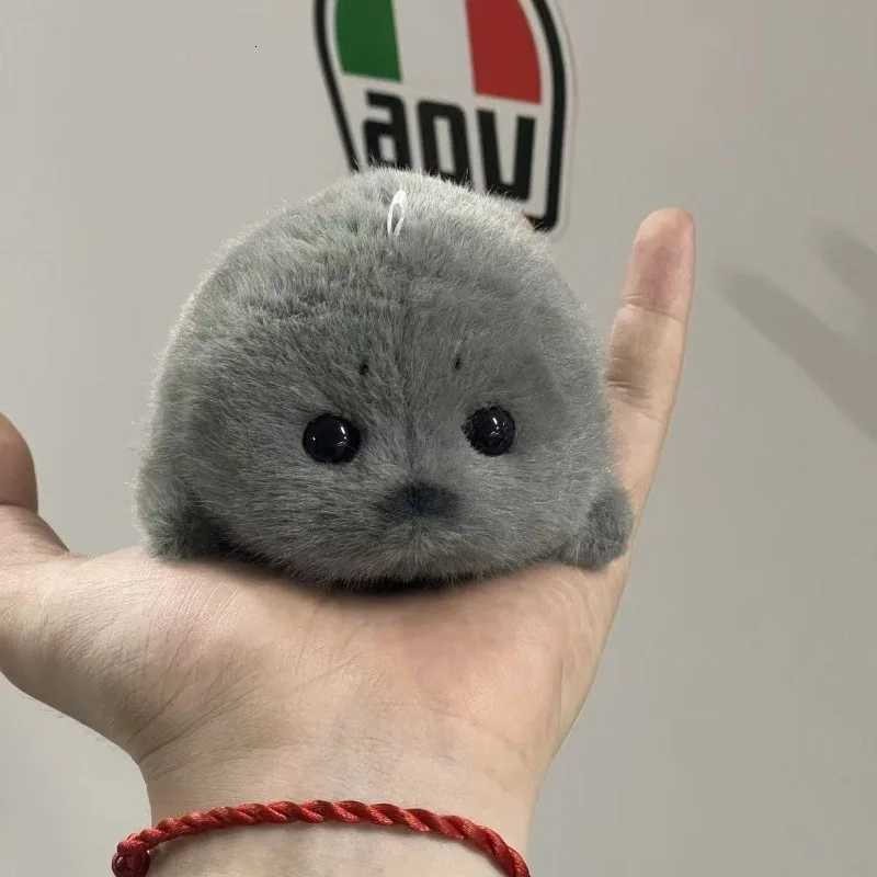 Soft Grey Seal Plush Keychain White Seal Plushies Animal Pendant Fashion Stuffed Doll Keyring Car Key Accessories Car OrnamentsXJ251125