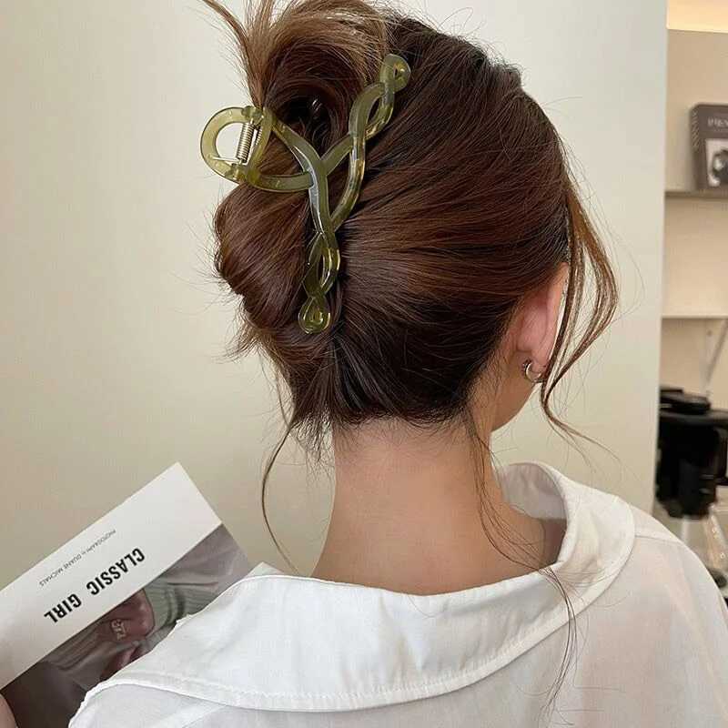 13cm summer large acrylic hair clip Korean shark crab hair clip womens hair clip new oversized hair clipT250425