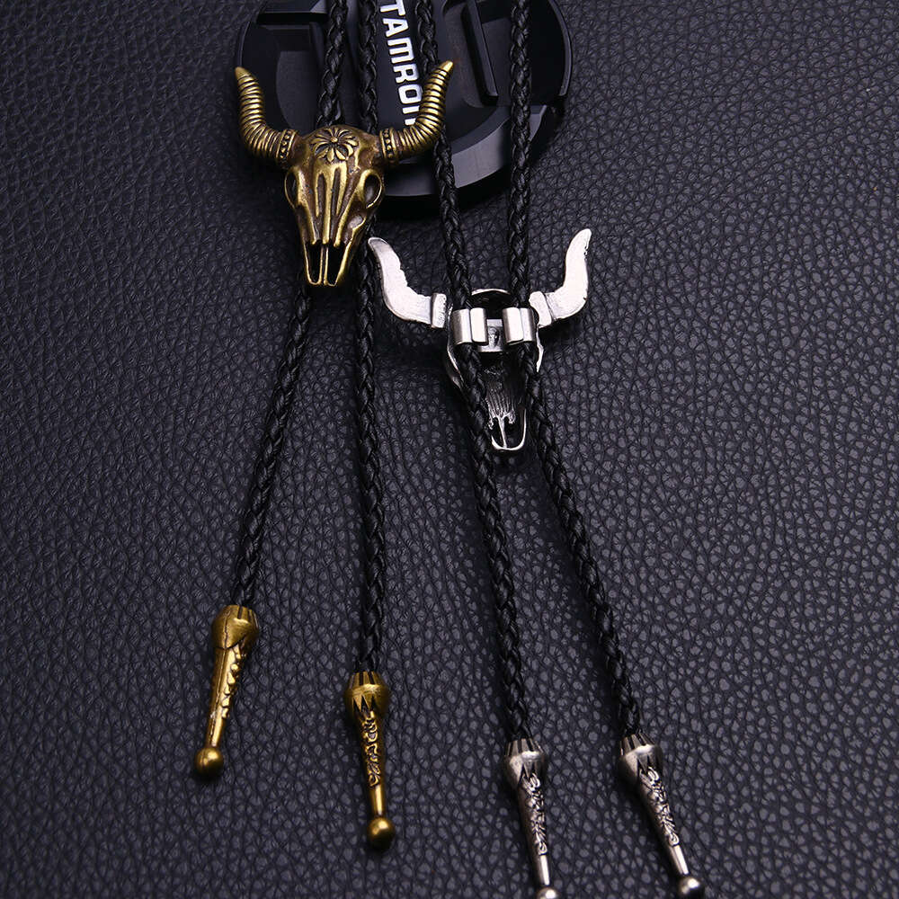 Long cow head jewelry, fashionable new men's leather necklace