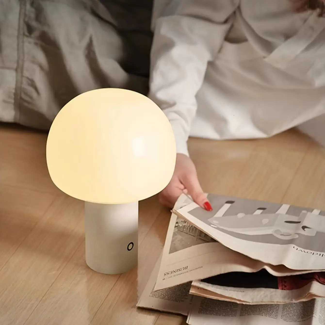 New Mushroom Lamp LED Charging Table Lamp 3-colors Dimming Desk Lamp Mushroom Night Light for Bar Restaurant Bedroom DecorationM251125