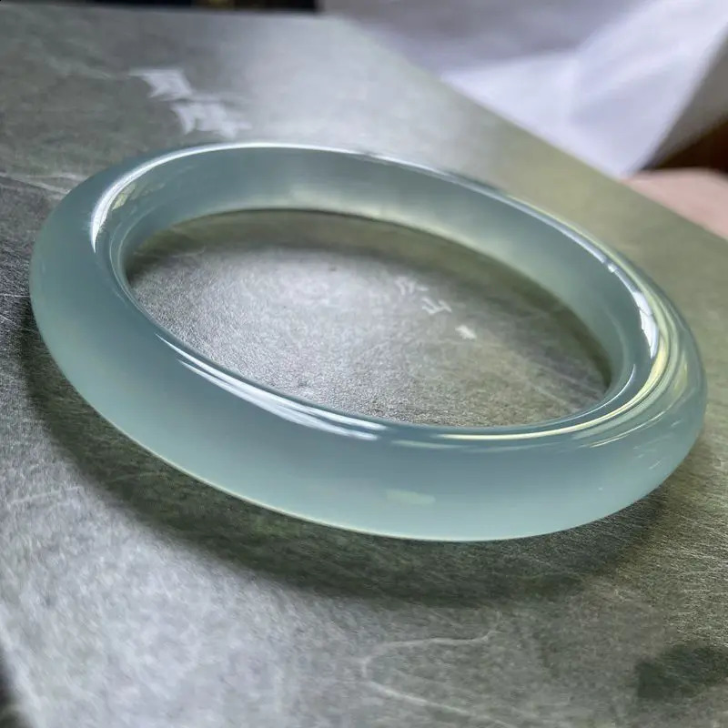 Lake water blue bracelet thick round strip ice hydration light blue water foam jade quartz rock jade bracelet 250424