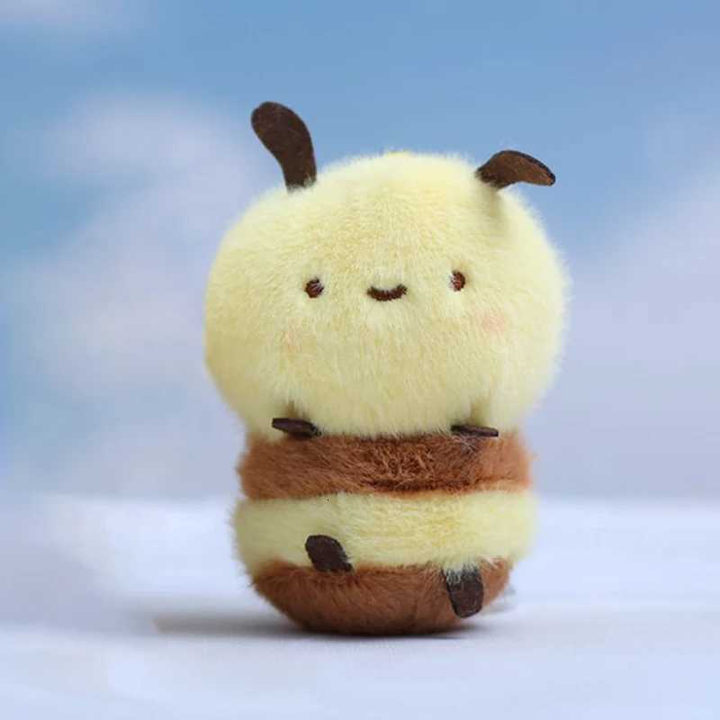 Bee Doll Pendant Key Chain Stylish Backpack Purse Doll Pendant Plush Girl Gift Pendant Car Interior Cute Insect KeychainXJ251125