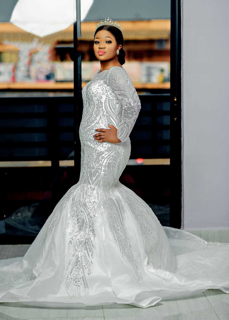 Plus Size Mermaid Wedding Dresses Sheer Neck Long Sleeve Sequins Bride Gowns Customized Beads Bridal Dress Vestido De Noiva