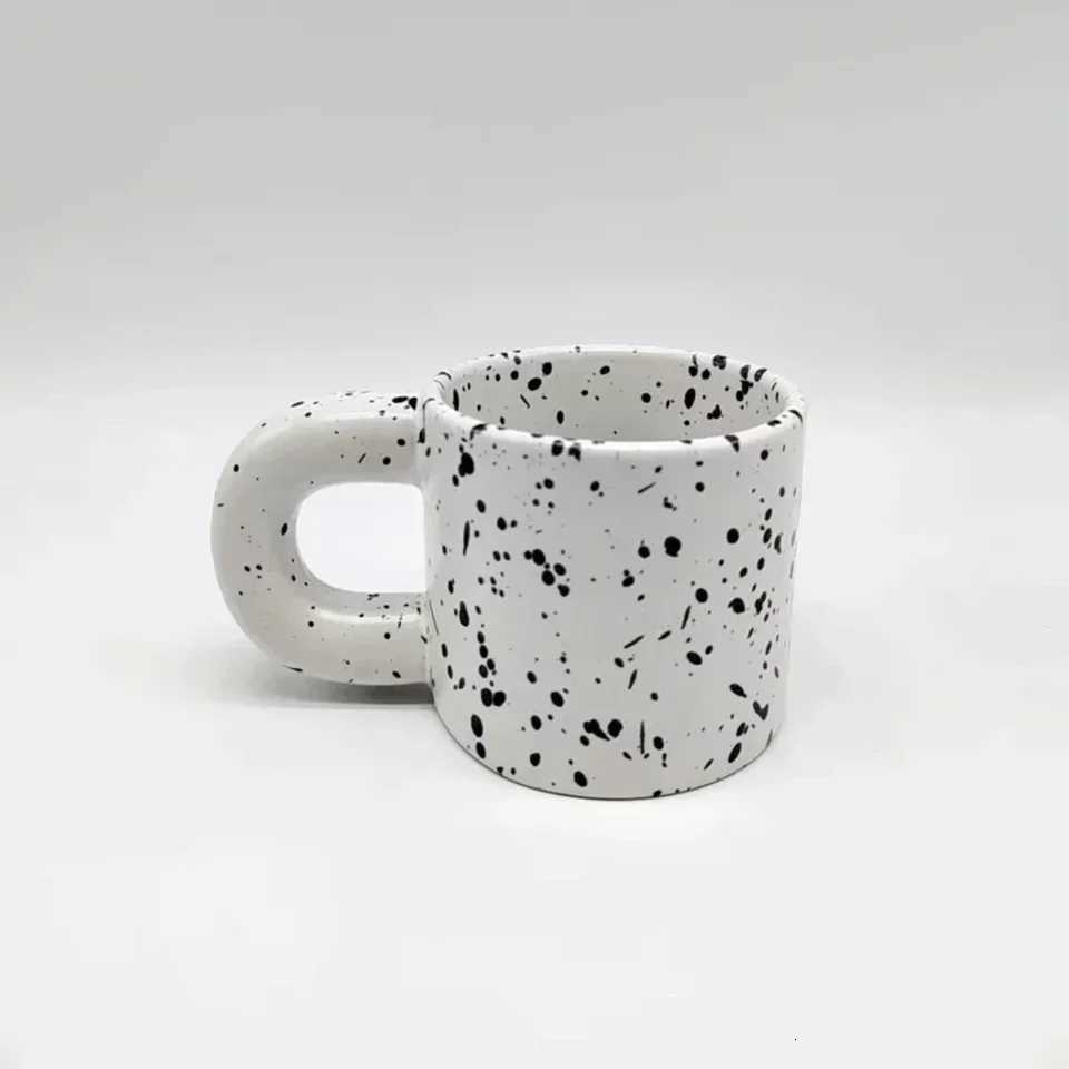 300ml Black and White Ceramic Coffee Mug Creative Nordic Handmade Cups with Irregular Spotted Design Thick Handle Porcelain Mugs Y251125