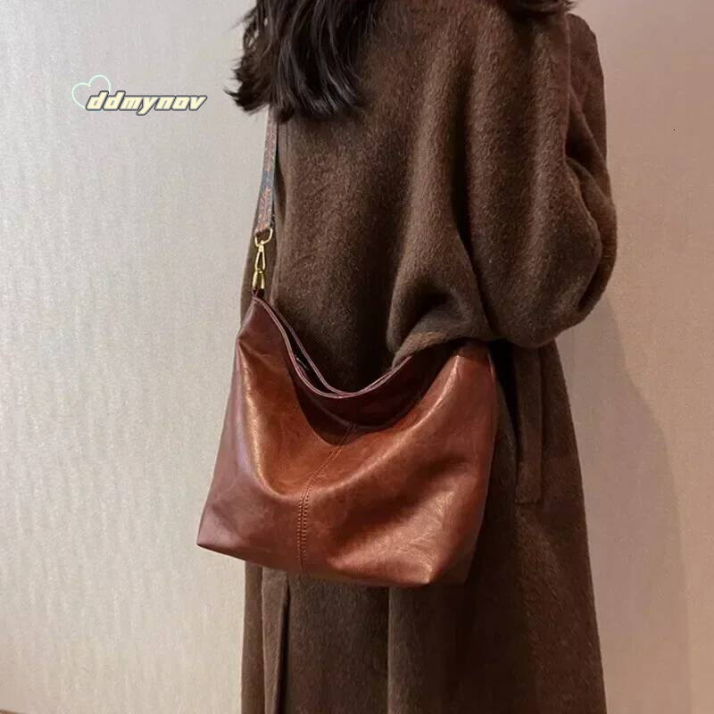Vintage Solid Color PU Leather Women Fashion Shoulder Sling High-Capacity Simple Wide Strap Bucket Crossbody Bag Commuting ddmynov