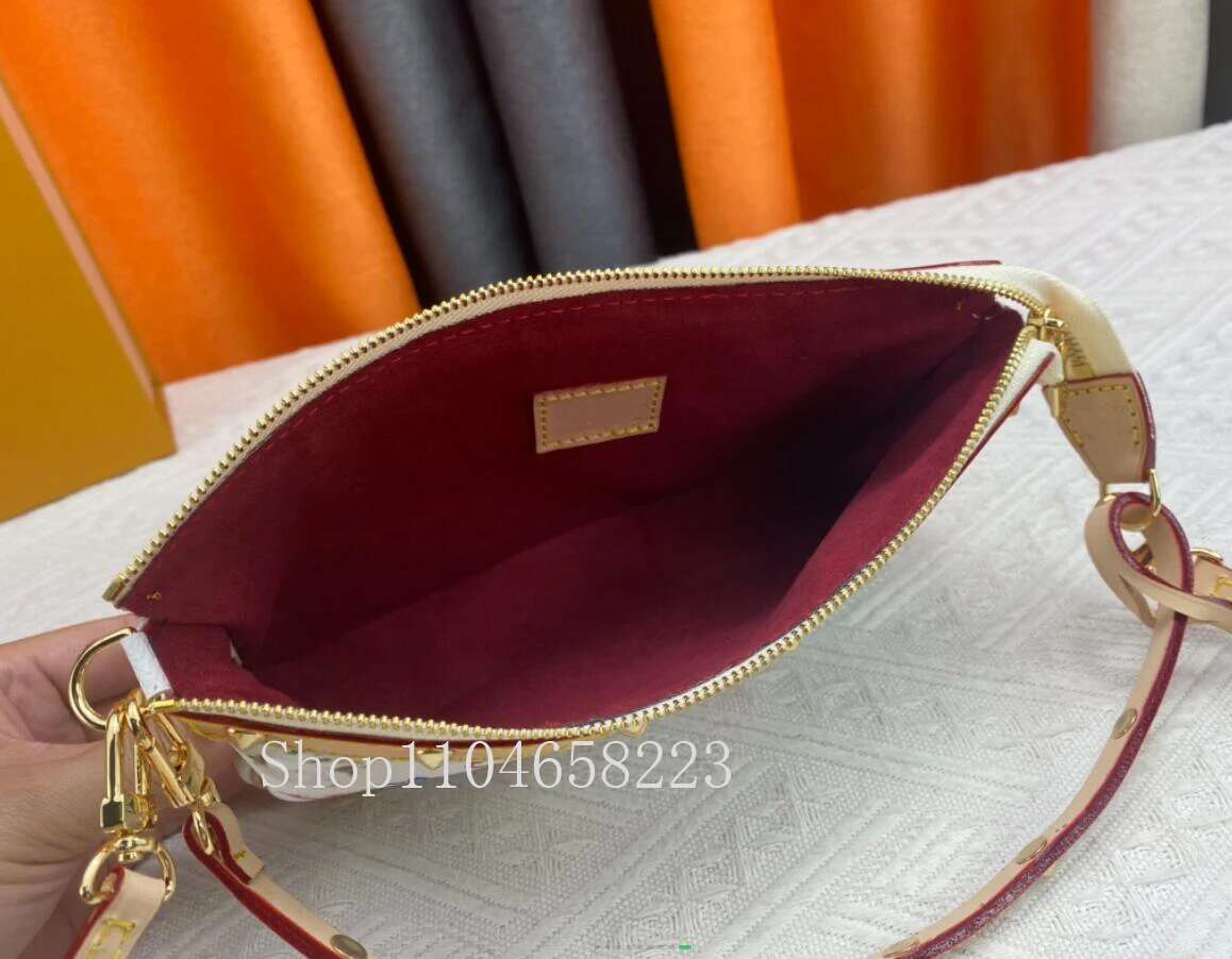 2025 High Quality Women's Bag New Handbags Rivet Real Leather Shoulder Cross Bags Size 22*13Cm