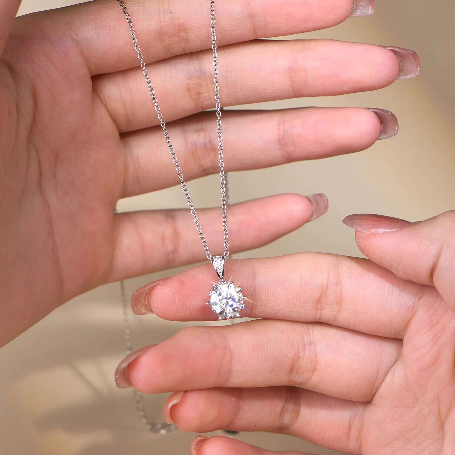 Creative Design Wholesale D Color VVS Moissanite Pendant Heart Shape 925 Sterling Silver Necklace Pendant for Jewelry