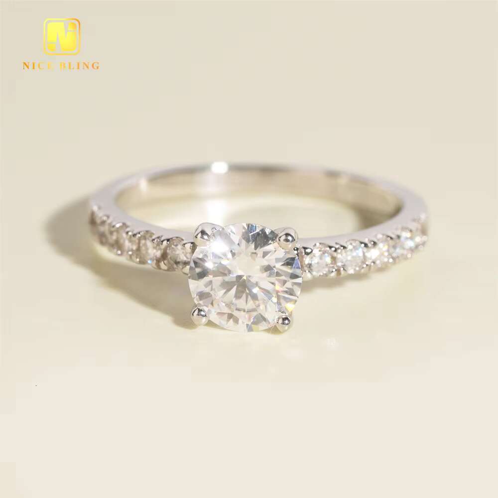 Women Moissanite Jewelry Solid Gold Silver Trendy Moissanite Wedding Ring 4 Claws Round Brilliant Cut Moissanite Wedding Ring