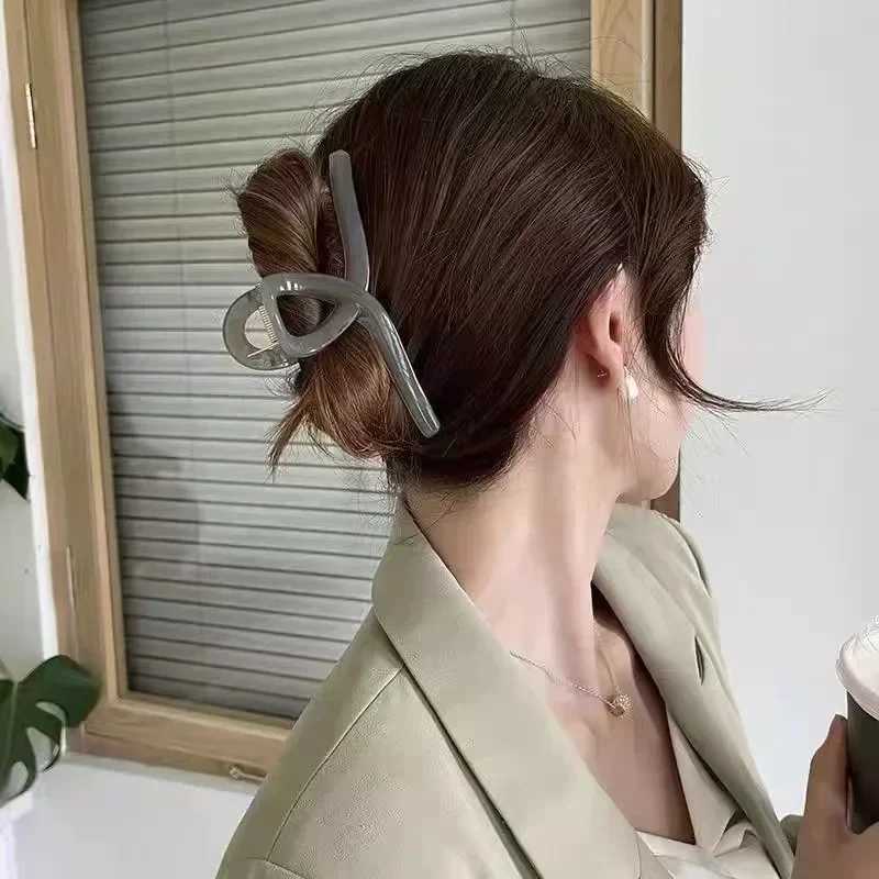 13cm plastic transparent large-sized hair clip fashionable womens clothing accessories headband ponytail hair clipT250425