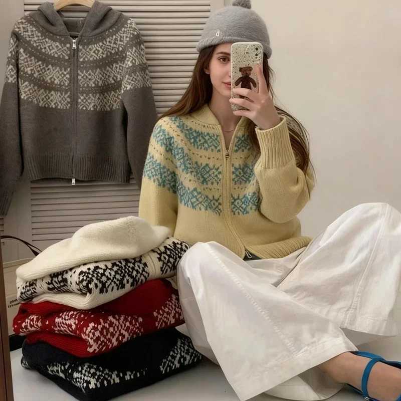 NEW Korean Loose Zipper Knitted Sweater Jacket Gentle Style Women Jacquard Hooded Coats Cardigan Retro Autumn/Winter ClothesT251125