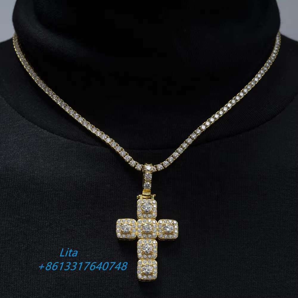 Wholesale Hot Selling Bling Iced Out Vvs Moissanite Big Diamond Cross Necklace Pendant
